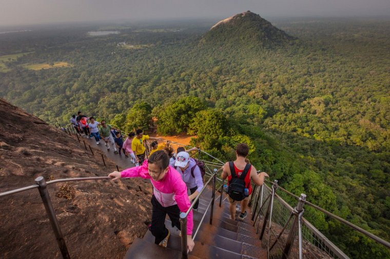 062 Sigiriya rots.jpg